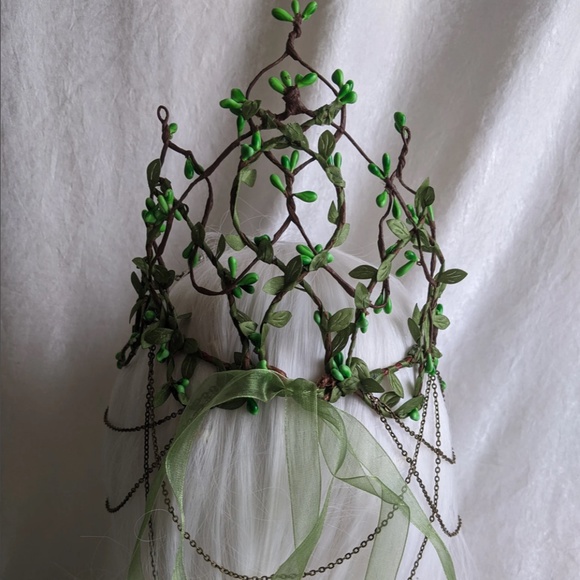 Beautiful Forest Tiara with Bronze Charms - Picture 5 of 9